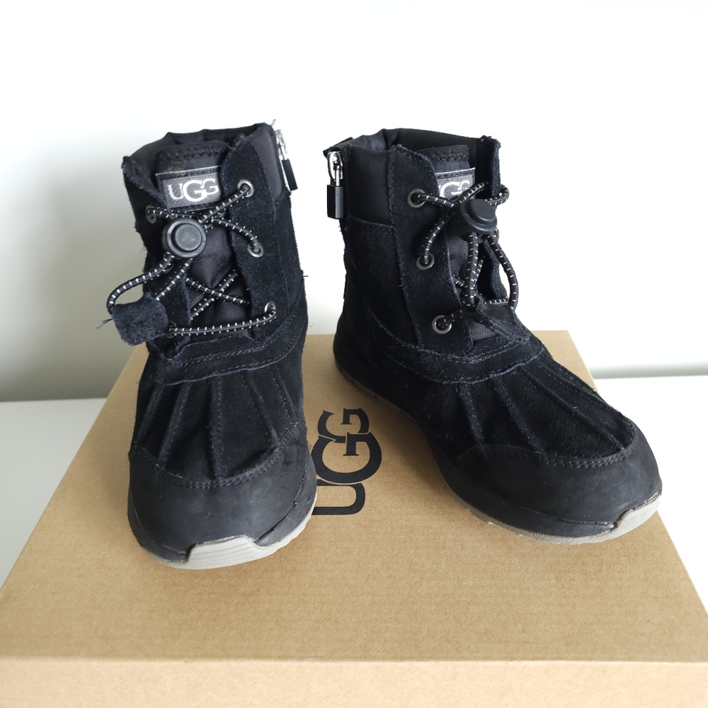 UGG Turlock Waterproof little kids winter boots